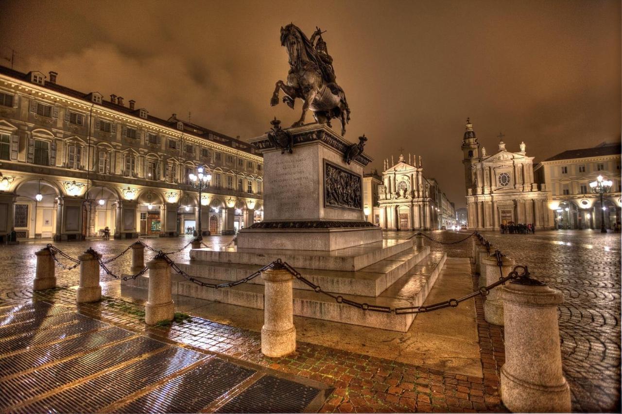 Ampia Mansarda E Terrazzo 10 Minuti Dal Centro Appartement Turijn Buitenkant foto