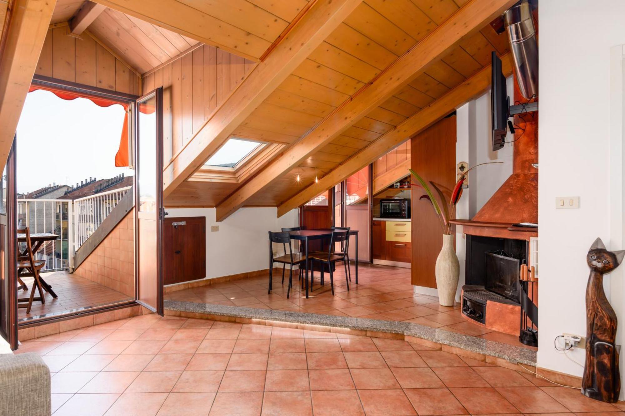 Ampia Mansarda E Terrazzo 10 Minuti Dal Centro Appartement Turijn Buitenkant foto