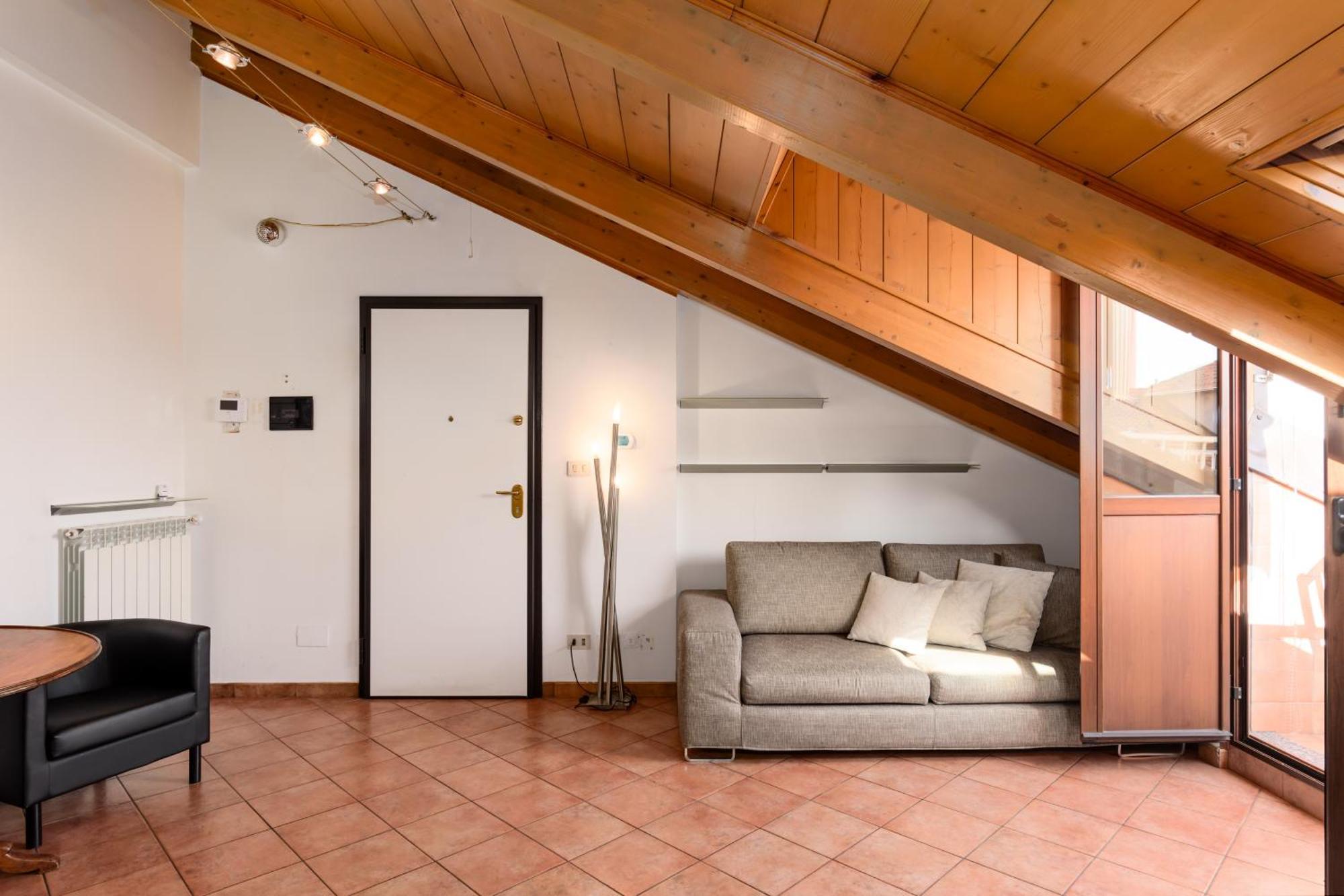 Ampia Mansarda E Terrazzo 10 Minuti Dal Centro Appartement Turijn Buitenkant foto