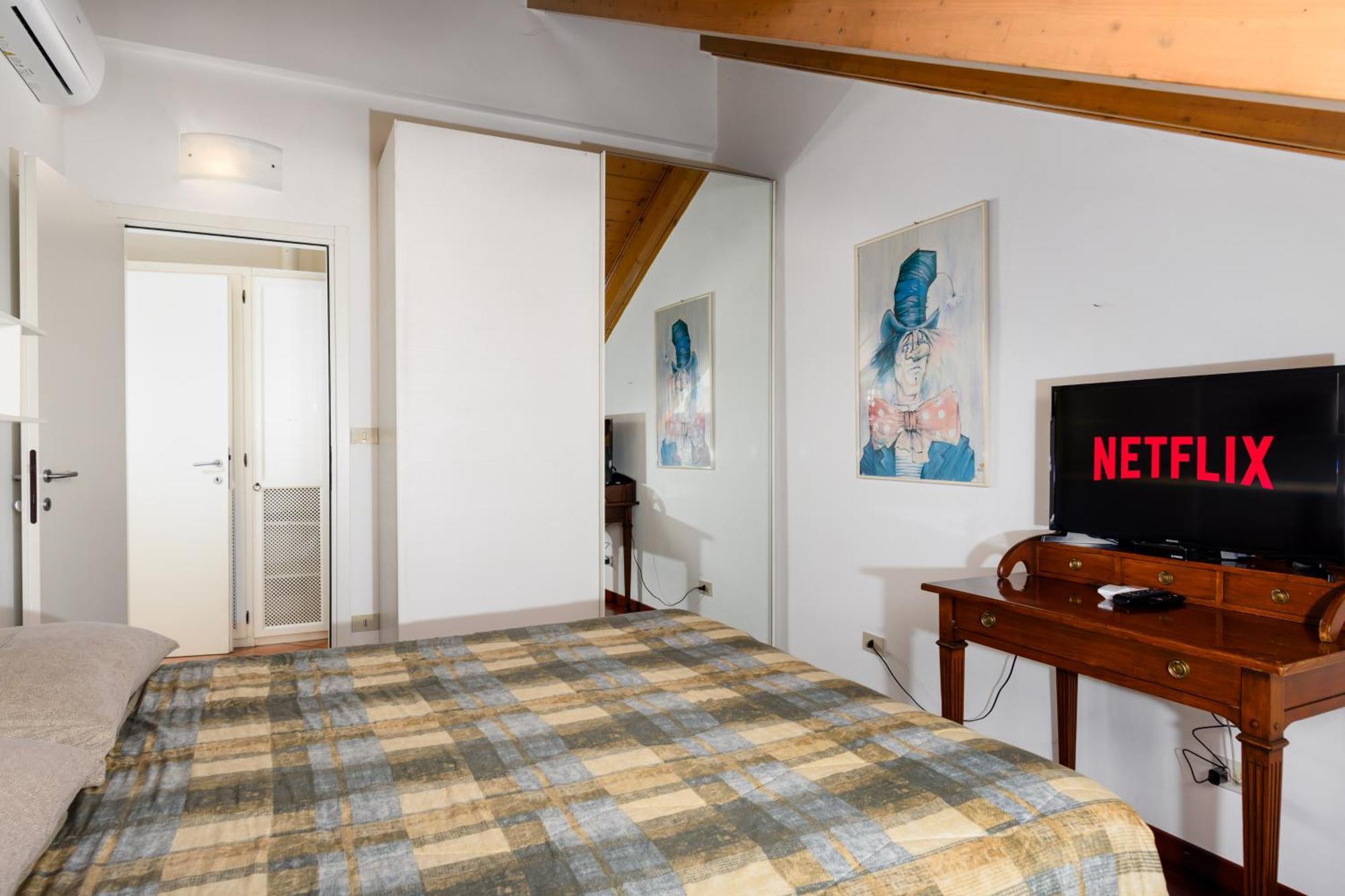 Ampia Mansarda E Terrazzo 10 Minuti Dal Centro Appartement Turijn Buitenkant foto